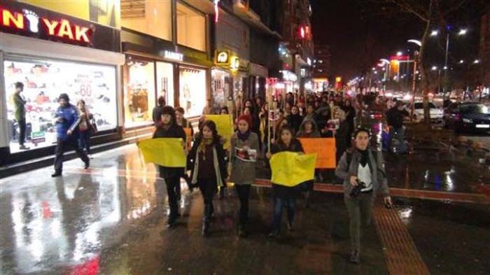 Özgecan Aslan' ın Peşinden Türkiye Ayaklandı galerisi resim 21