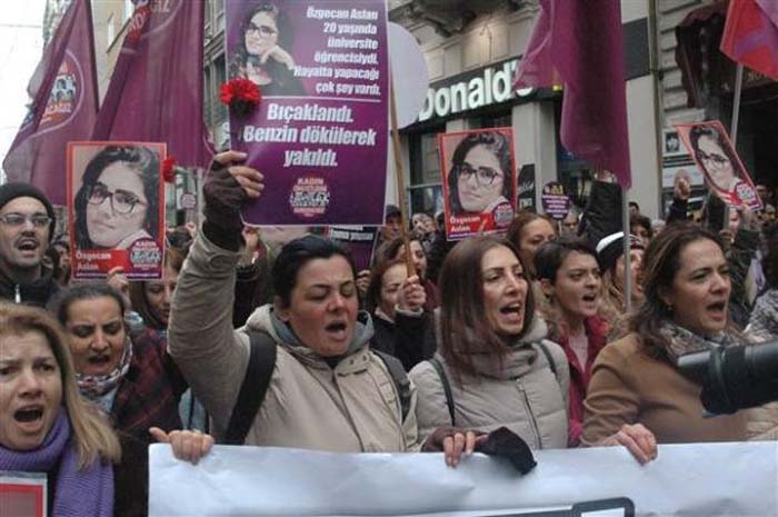 Özgecan Aslan' ın Peşinden Türkiye Ayaklandı galerisi resim 24