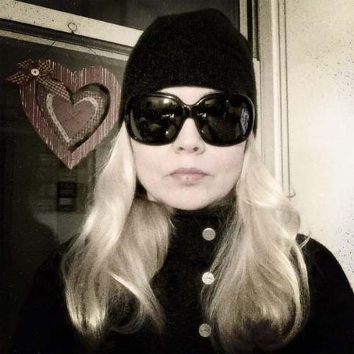 Ünlüler Özgecan Aslan Katliamını Siyah Giyerek Protesto Etti galerisi resim 3