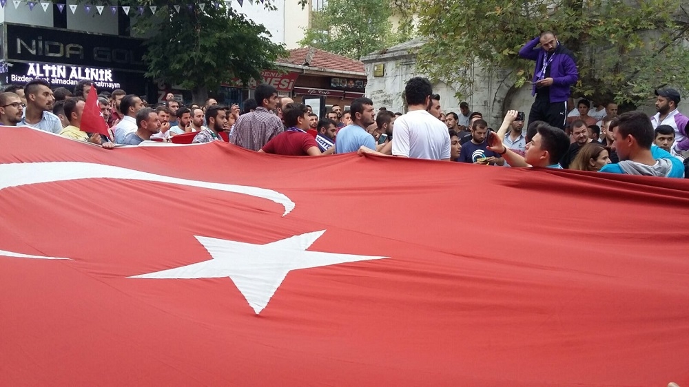 Eskiçarşı taraftar grubunun düzenlemiş olduğu şehitleri anma yürüyüşünde galerisi resim 4