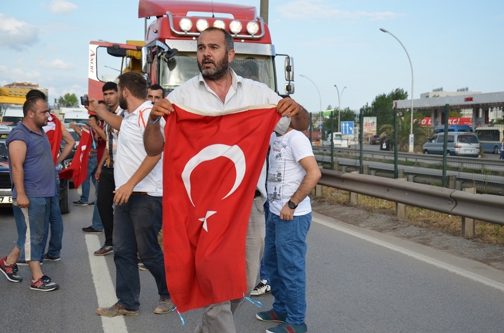 Şoförlerden Eylem! E-5 Trafiğe Kapatıldı! galerisi resim 1