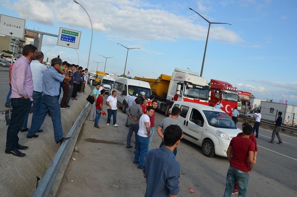 Şoförlerden Eylem! E-5 Trafiğe Kapatıldı! galerisi resim 2
