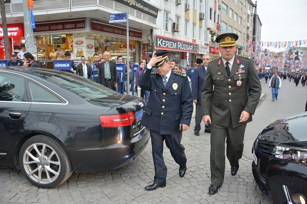 Başbakan Ahmet Davutoğlu Gebze Mitinginden Geriye Kalanlar galerisi resim 27
