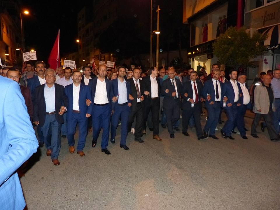 Gebzeli Ülkücüler teröre lanet için yürüdü galerisi resim 1