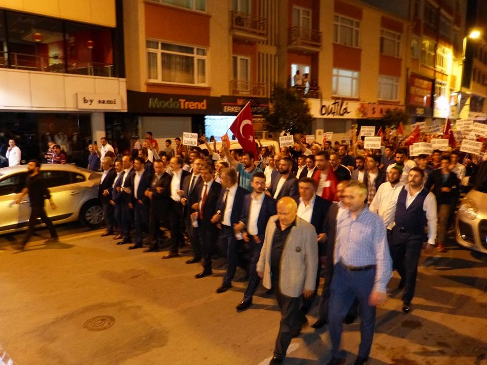 Gebzeli Ülkücüler teröre lanet için yürüdü galerisi resim 2