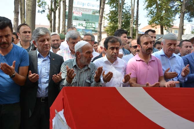 Gebzeliler şehidini böyle uğurladı galerisi resim 36