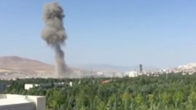 Elazığ Emniyet Müdürlüğü'ne bombalı araçla saldırı galerisi resim 2