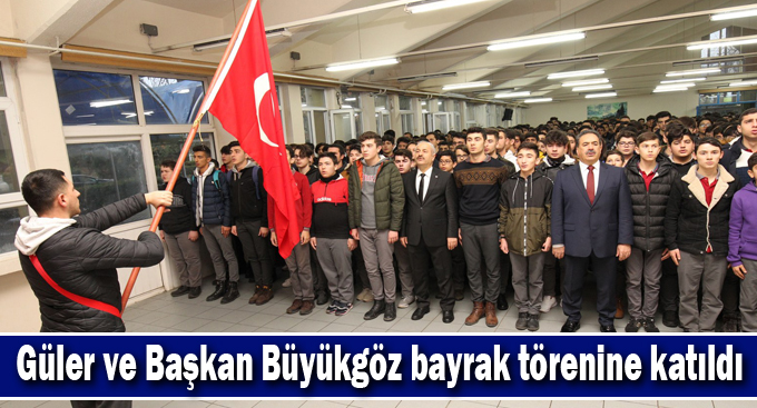 Kaymakam Güler ve Başkan Büyükgöz bayrak törenine katıldı