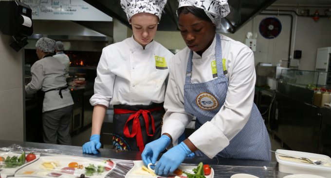 Hollandalı öğrenciler Türk mutfağını Kocaeli’de öğreniyor