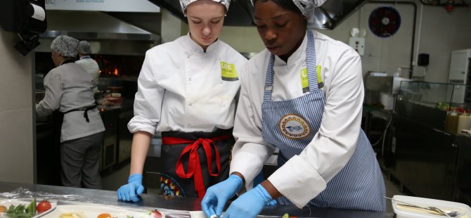 Hollandalı öğrenciler Türk mutfağını Kocaeli’de öğreniyor