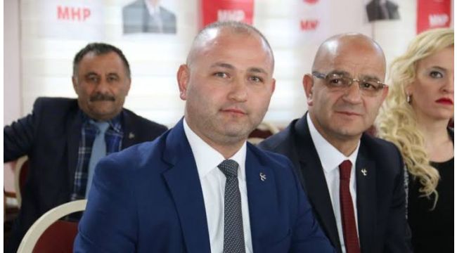 Ünlü, istifa eden ilçe başkanını ikna etti