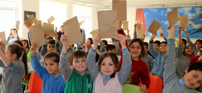 Köy okulları, kağıdın büyülü dünyası ile tanışıyor