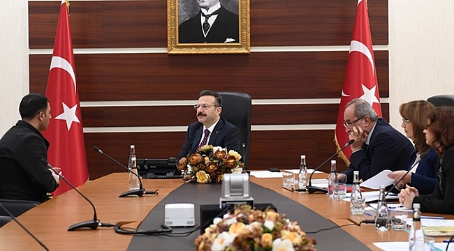 Vali Aksoy yüzlerce vatandaşı dinledi