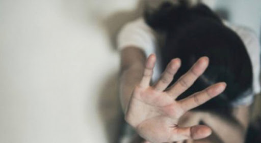 “Beni silah zoruyla taciz etti”