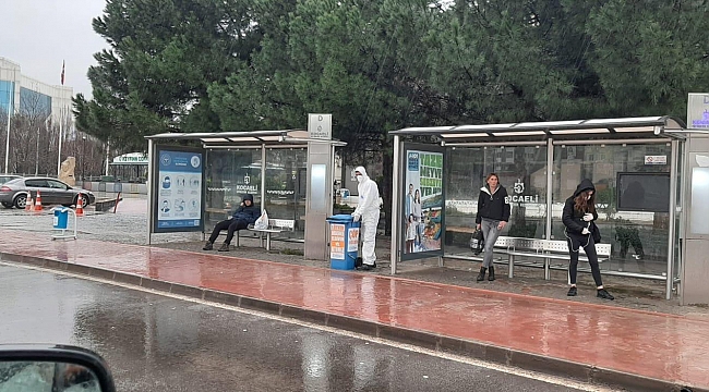 İşi biten maskeler ve eldivenleri bu çöp kutularına atalım