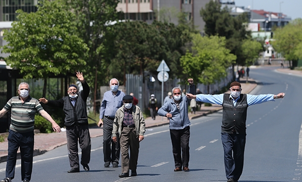 65 yaş üstüne izin saati değişti