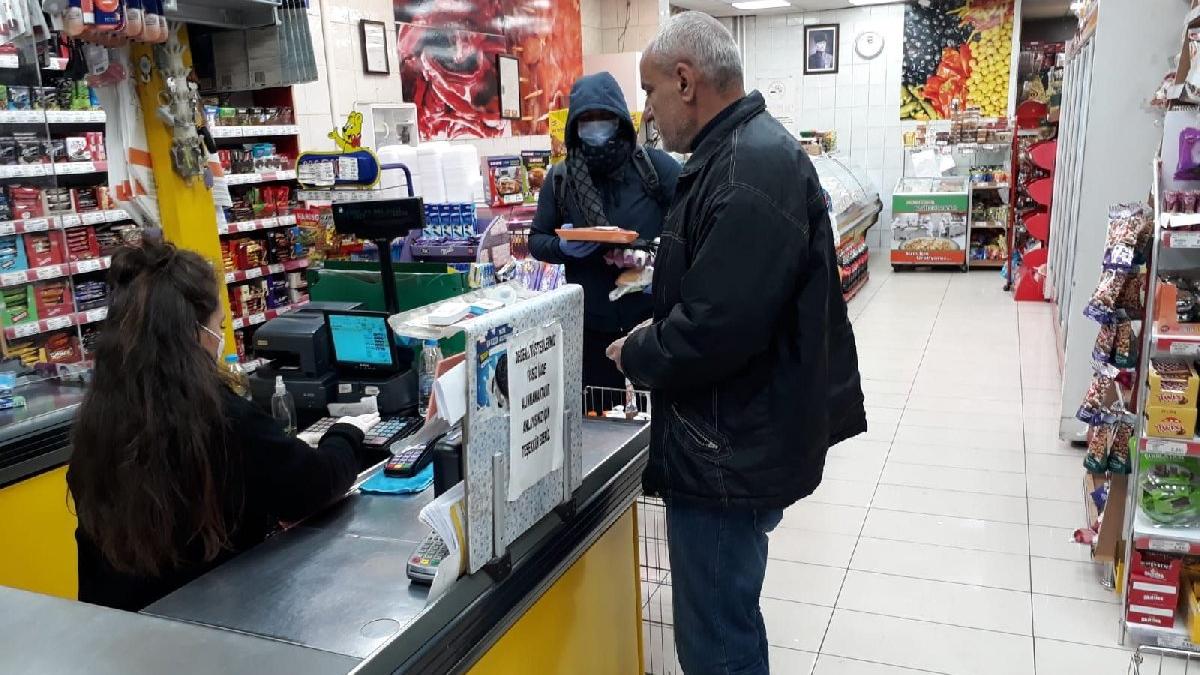 Kocaeli’de kasiyerlerin eldiven kullanması yasaklandı!