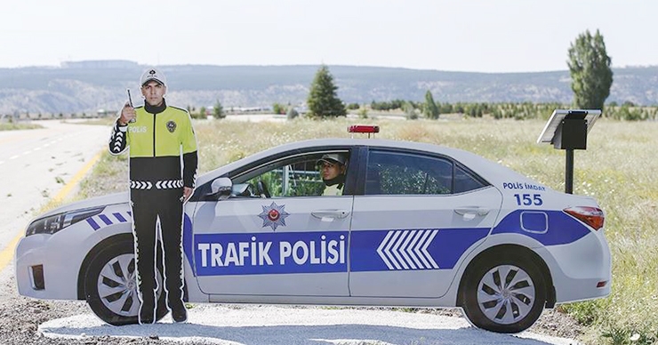 Kara yollarında maket/model trafik polisi dönemi