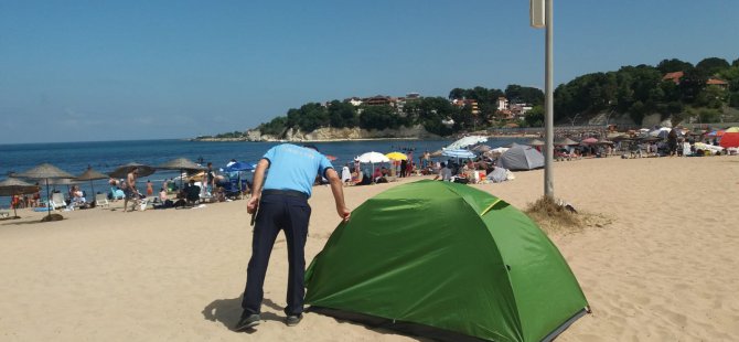 Plajlarda maske ve sosyal mesafeye dikkat