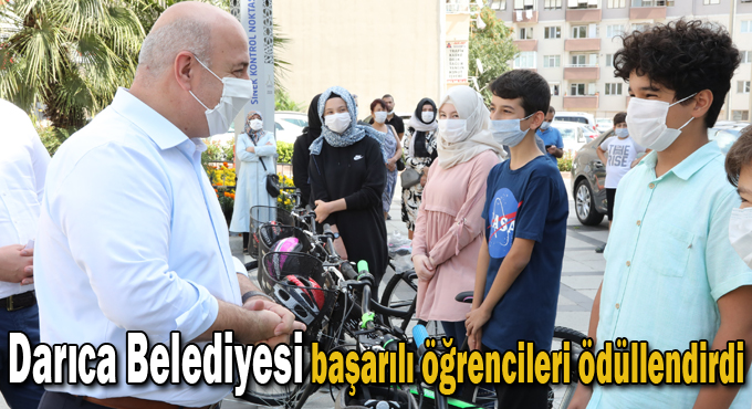 Darıca Belediyesi başarılı öğrencileri ödüllendirdi