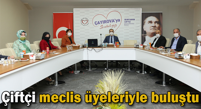 Çiftçi meclis üyeleriyle buluştu