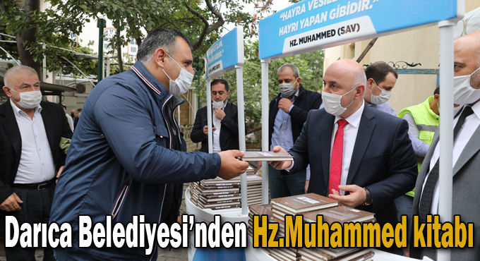 Darıca Belediyesi, Hz. Muhammed'in hayatını anlatan kitaplar dağıttı