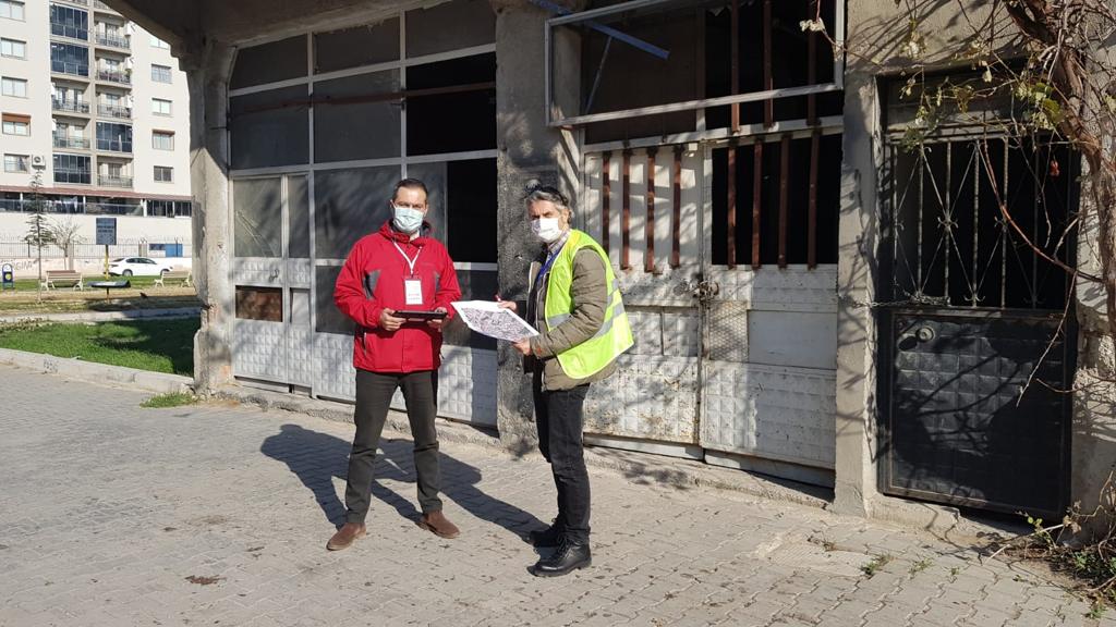 Büyükşehir hasar tespit çalışmaları için İzmir'e mühendis gönderdi