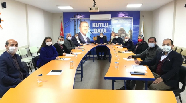 AK Parti İzmit 100 kişilik COVİD-19 ekibi kurdu