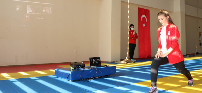 Salgın döneminde anneler için çevrimiçi egzersiz