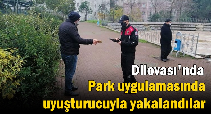 Dilovası'nda park uygulamasında uyuşturucuyla yakalandılar