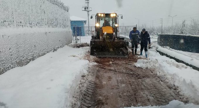İSU ekipleri kar yağışında 24 saat görev yaptı