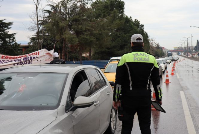Bir haftada yüzde 2’lik gerileme: Tam kapanma mı, sıkı denetim mi?