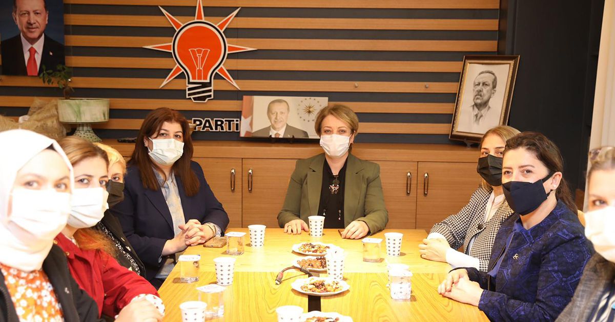 AK Parti ve MHP’li kadınlardan sıkı dayanışma