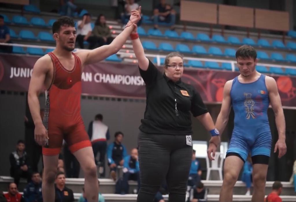 Kağıtsporlu güreşçiler ay yıldızlı forma için mücadele etti