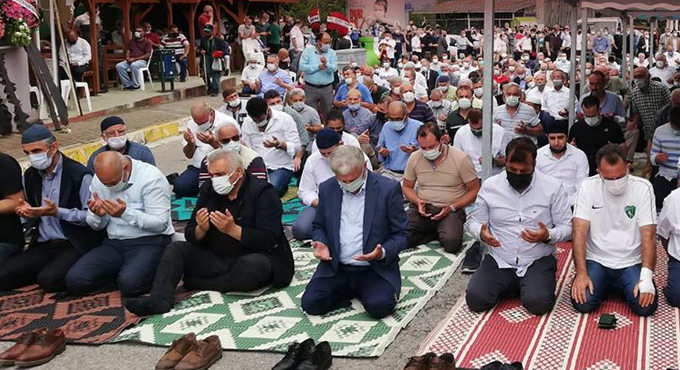 Hüseyin Üzülmez son yolculuğuna uğurlandı