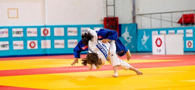 Büyükşehir Kağıtsporlu Judoculardan tarihi başarı