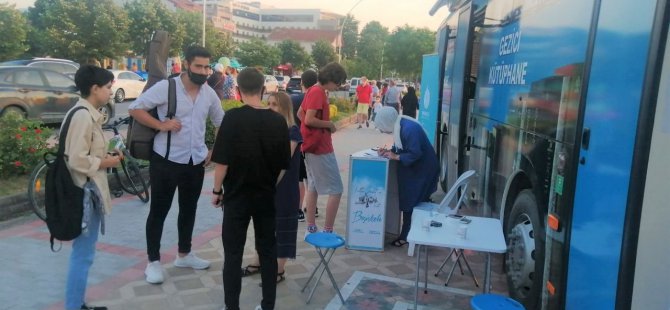 Gezici Kütüphane kitapseverlerle buluşmaya başladı