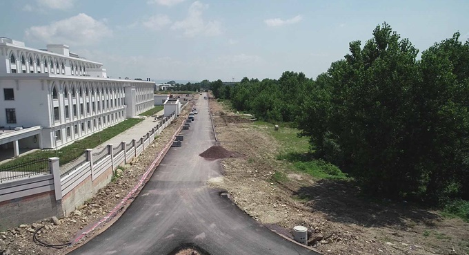 Yeni Emniyet Müdürlüğü yolu ve otoparkı asfaltlandı