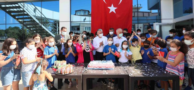 Büyükakın, Kocaeli Yüzme Kulübü’nün 21. yılını kutladı