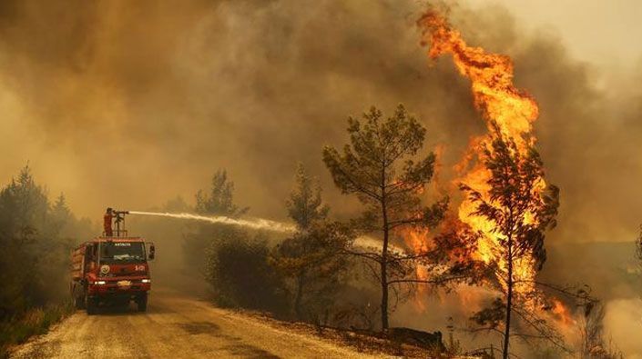Kocaeli’den yangın bölgesine 17 araç ve 55 personel gitti!