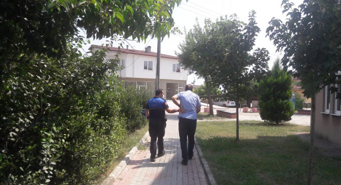 Rahatsızlanan vatandaşa yardım eli Büyükşehir Zabıtadan