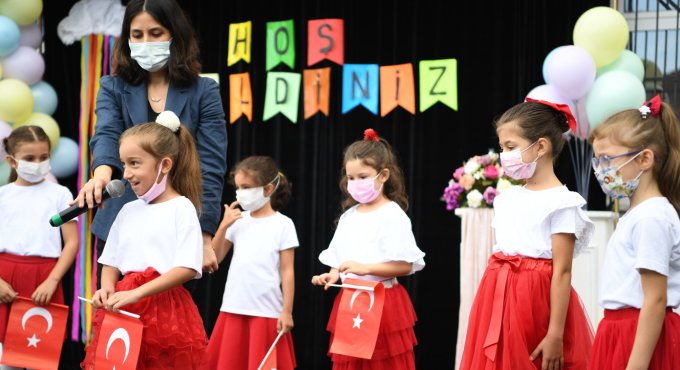 Çocuklar heyecanlı ve neşeli