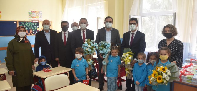 Başkan Özlü, Öğrenci Kardeşlerinin Heyecanına Ortak Oldu