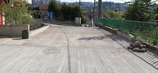 İzmit Belediyesi Zabıtan’da beton yol yapımını tamamladı