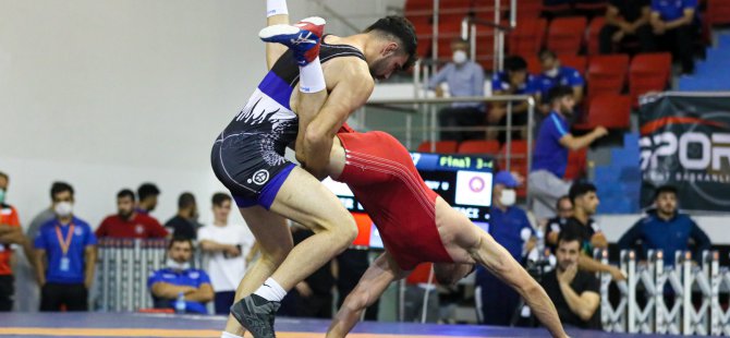 Kağıtsporlu güreşçiler  Süper Ligde mücadele etti