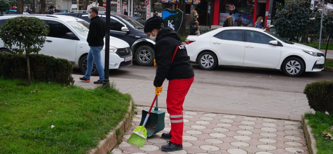 İzmit Belediyesi Temizlik İşleri Müdürlüğü kenti pırıl pırıl yapıyor