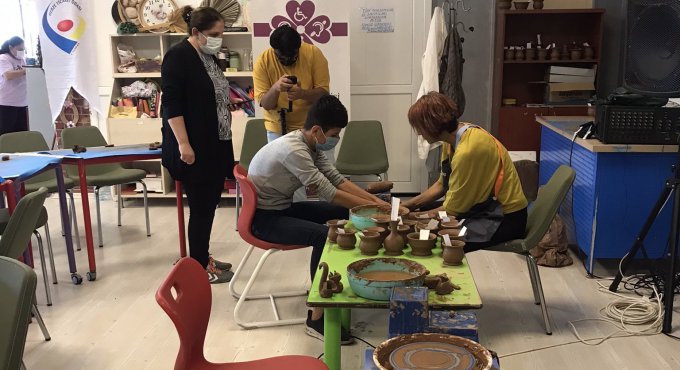 Sanatla engelleri aştılar