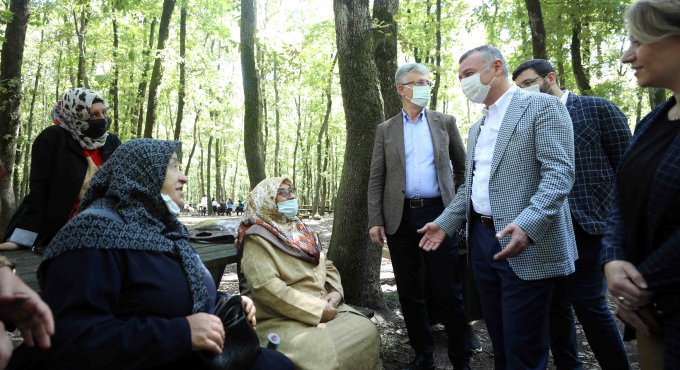 Büyükakın, “Kentimizin tüm çınarlarını çok seviyoruz”