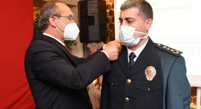 Yavuz, terfi eden emniyet mensuplarına yeni rütbelerini takdim etti