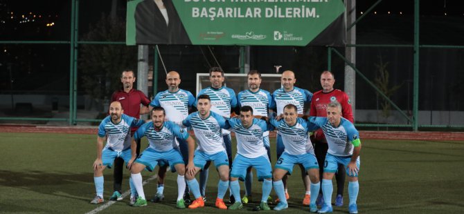 İzmit Belediyesi Başkanlık Kupası’nda  4 gün geride kaldı
